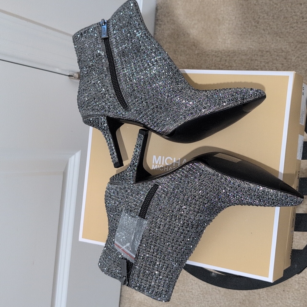 NWT Michael Kors Sparkling Katerina Silver Ankle Booties - Picture 8 of 14